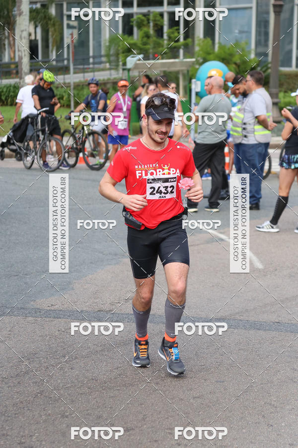 Buy your photos of the eventMeia Maratona Internacional de Curitiba 2018 on Fotop