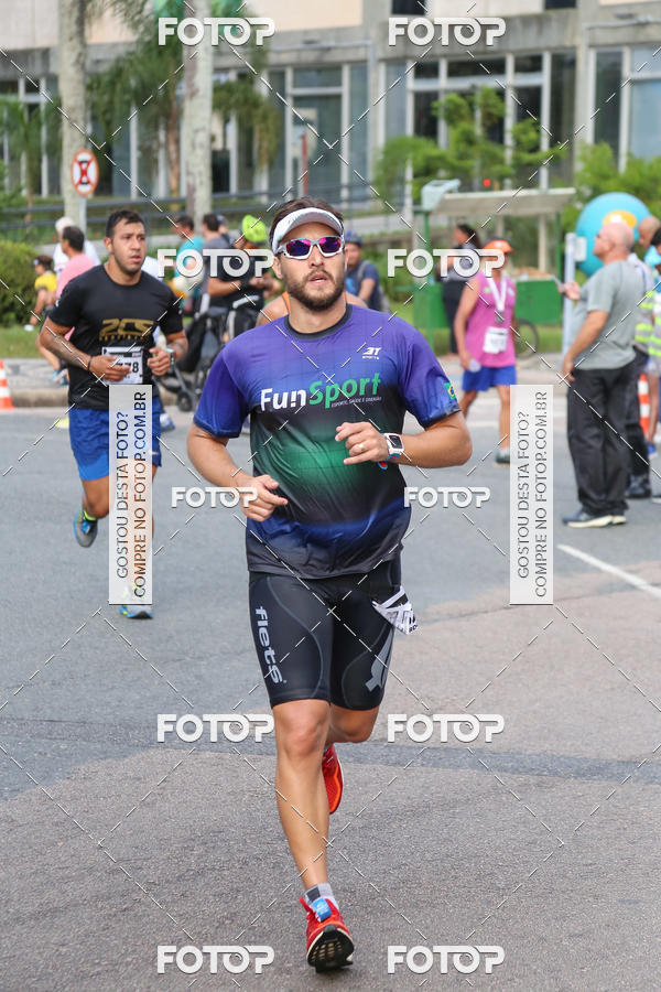 Buy your photos of the eventMeia Maratona Internacional de Curitiba 2018 on Fotop