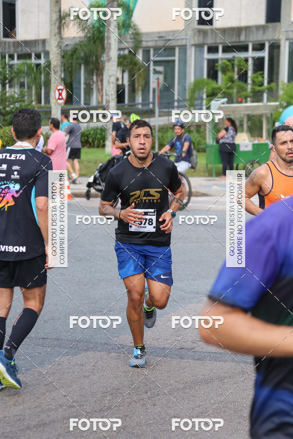Buy your photos of the eventMeia Maratona Internacional de Curitiba 2018 on Fotop