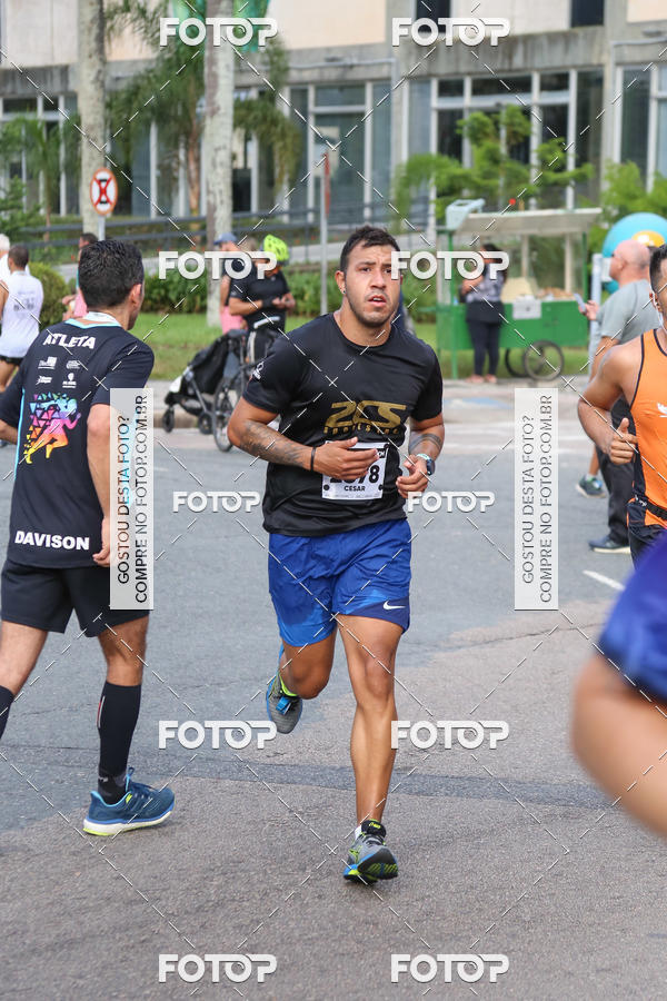 Buy your photos of the eventMeia Maratona Internacional de Curitiba 2018 on Fotop