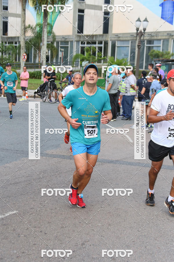 Buy your photos of the eventMeia Maratona Internacional de Curitiba 2018 on Fotop