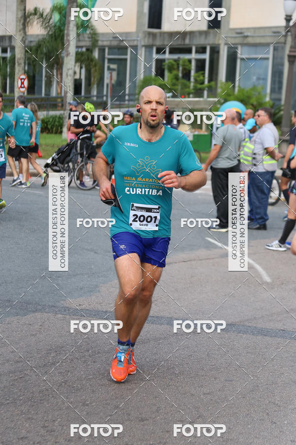 Buy your photos of the eventMeia Maratona Internacional de Curitiba 2018 on Fotop