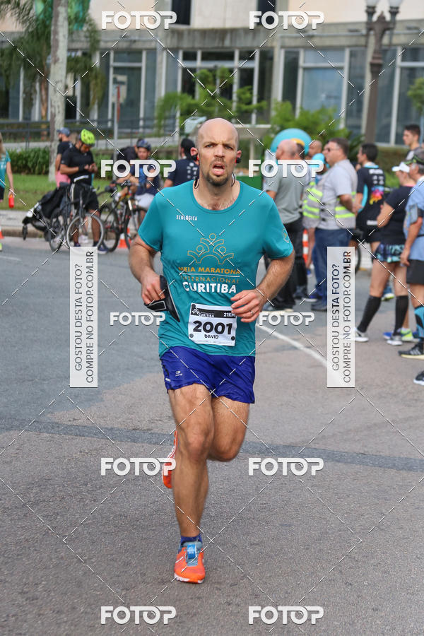 Buy your photos of the eventMeia Maratona Internacional de Curitiba 2018 on Fotop