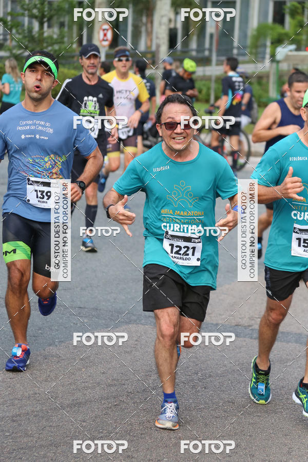 Buy your photos of the eventMeia Maratona Internacional de Curitiba 2018 on Fotop