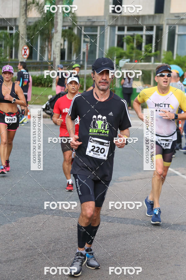 Buy your photos of the eventMeia Maratona Internacional de Curitiba 2018 on Fotop