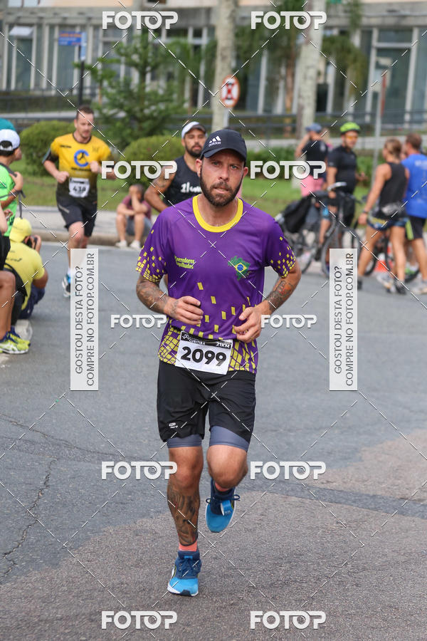 Buy your photos of the eventMeia Maratona Internacional de Curitiba 2018 on Fotop