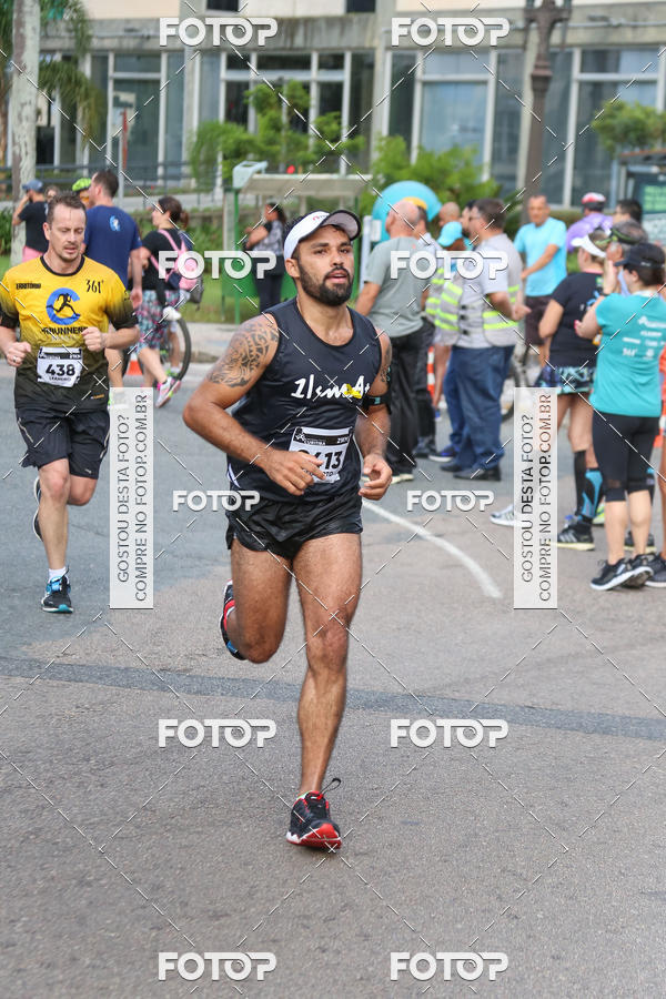 Buy your photos of the eventMeia Maratona Internacional de Curitiba 2018 on Fotop