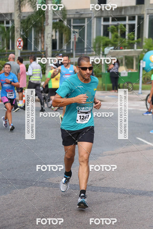Buy your photos of the eventMeia Maratona Internacional de Curitiba 2018 on Fotop