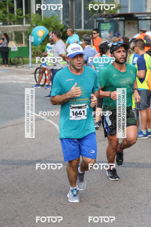 Buy your photos of the eventMeia Maratona Internacional de Curitiba 2018 on Fotop