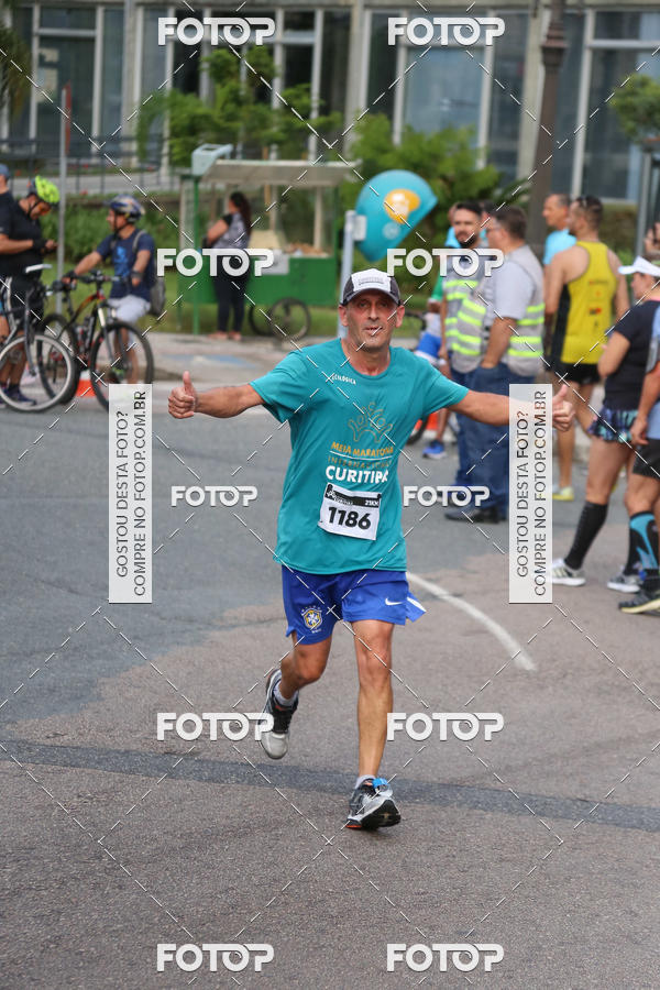 Buy your photos of the eventMeia Maratona Internacional de Curitiba 2018 on Fotop