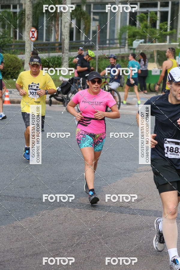Buy your photos of the eventMeia Maratona Internacional de Curitiba 2018 on Fotop