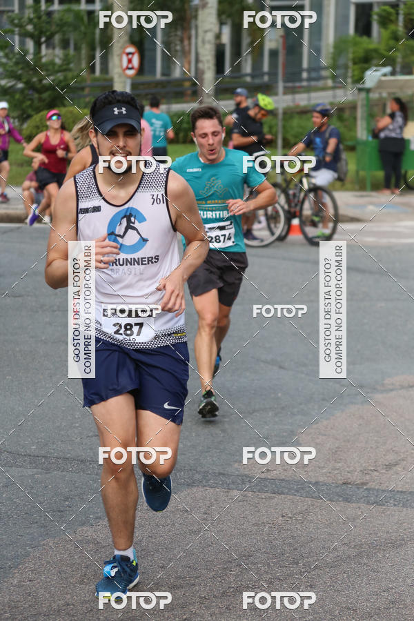 Buy your photos of the eventMeia Maratona Internacional de Curitiba 2018 on Fotop