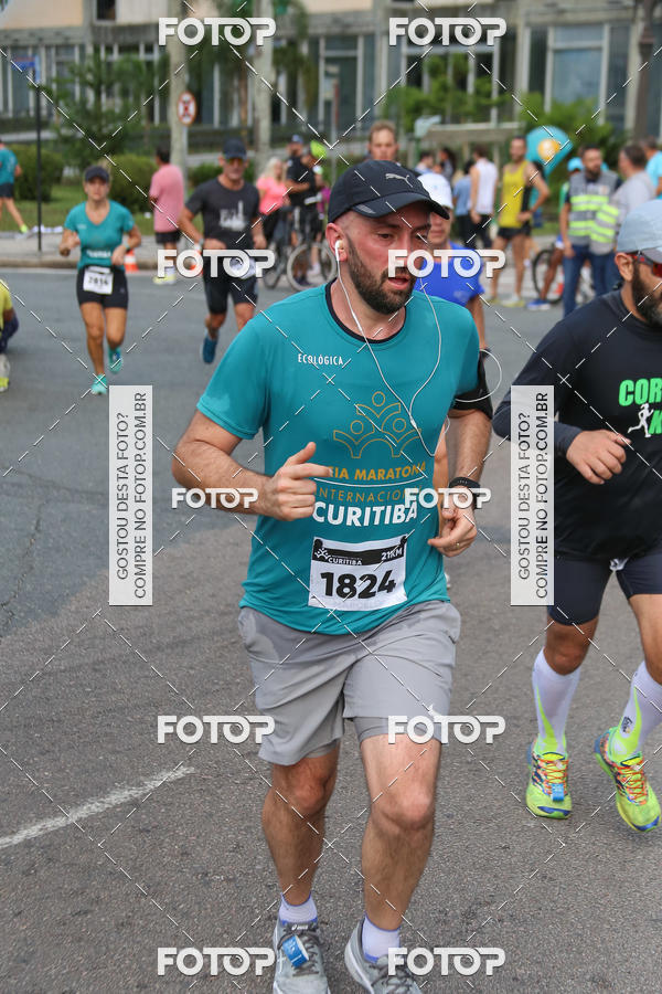 Buy your photos of the eventMeia Maratona Internacional de Curitiba 2018 on Fotop