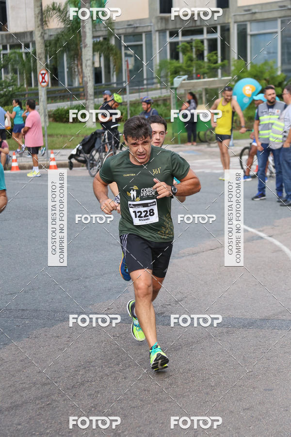 Buy your photos of the eventMeia Maratona Internacional de Curitiba 2018 on Fotop