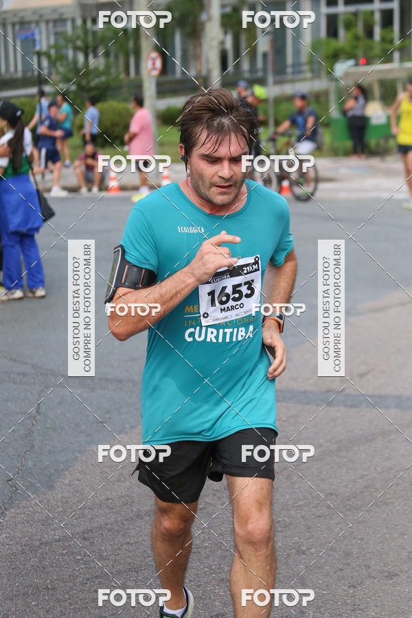 Buy your photos of the eventMeia Maratona Internacional de Curitiba 2018 on Fotop
