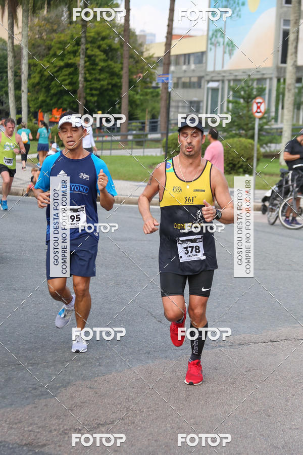 Buy your photos of the eventMeia Maratona Internacional de Curitiba 2018 on Fotop