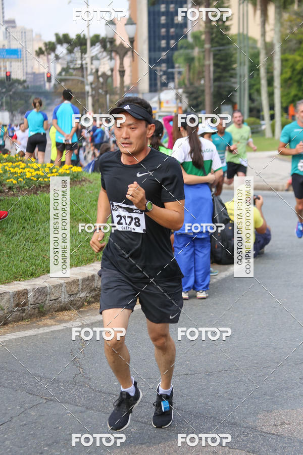Buy your photos of the eventMeia Maratona Internacional de Curitiba 2018 on Fotop