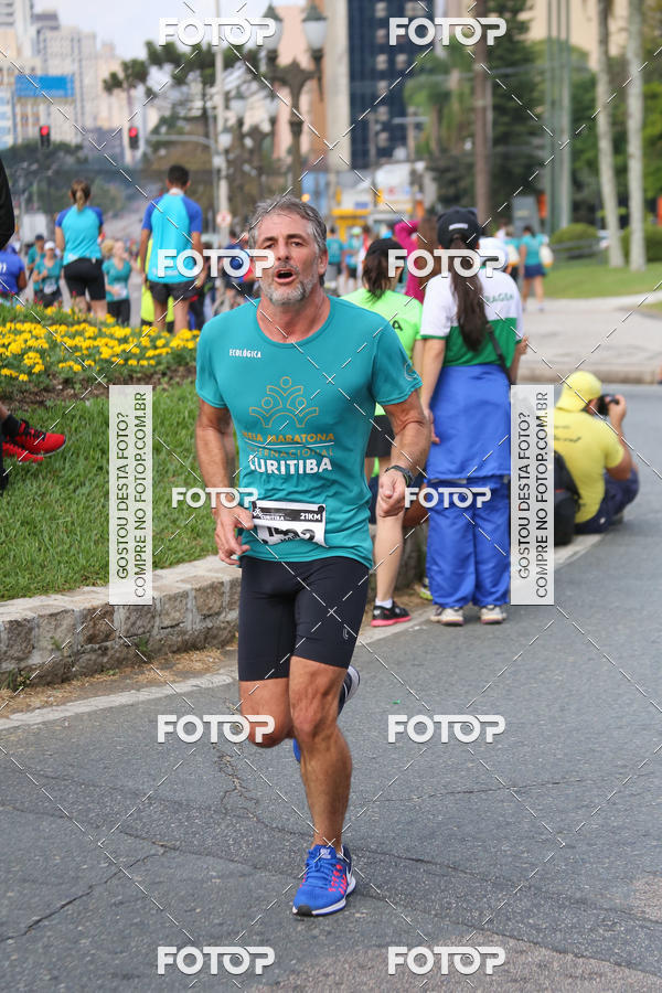 Buy your photos of the eventMeia Maratona Internacional de Curitiba 2018 on Fotop