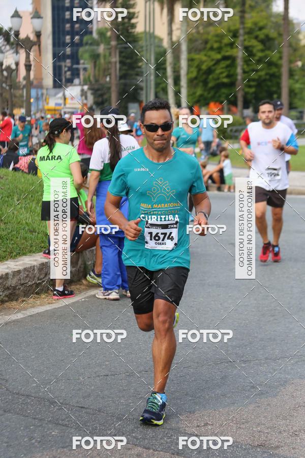 Buy your photos of the eventMeia Maratona Internacional de Curitiba 2018 on Fotop