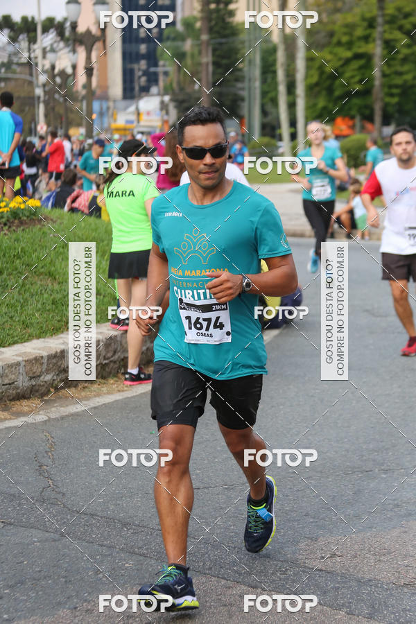 Buy your photos of the eventMeia Maratona Internacional de Curitiba 2018 on Fotop