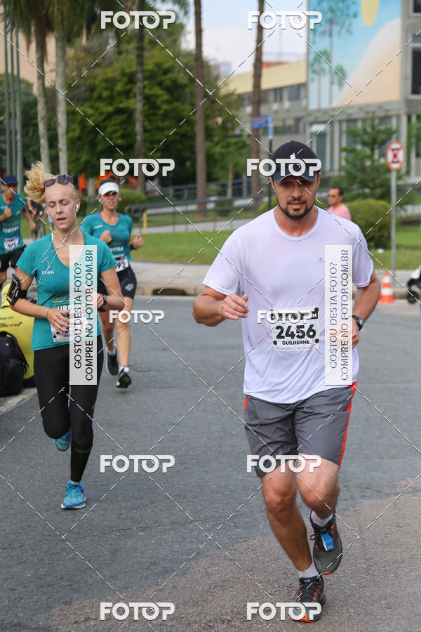Buy your photos of the eventMeia Maratona Internacional de Curitiba 2018 on Fotop