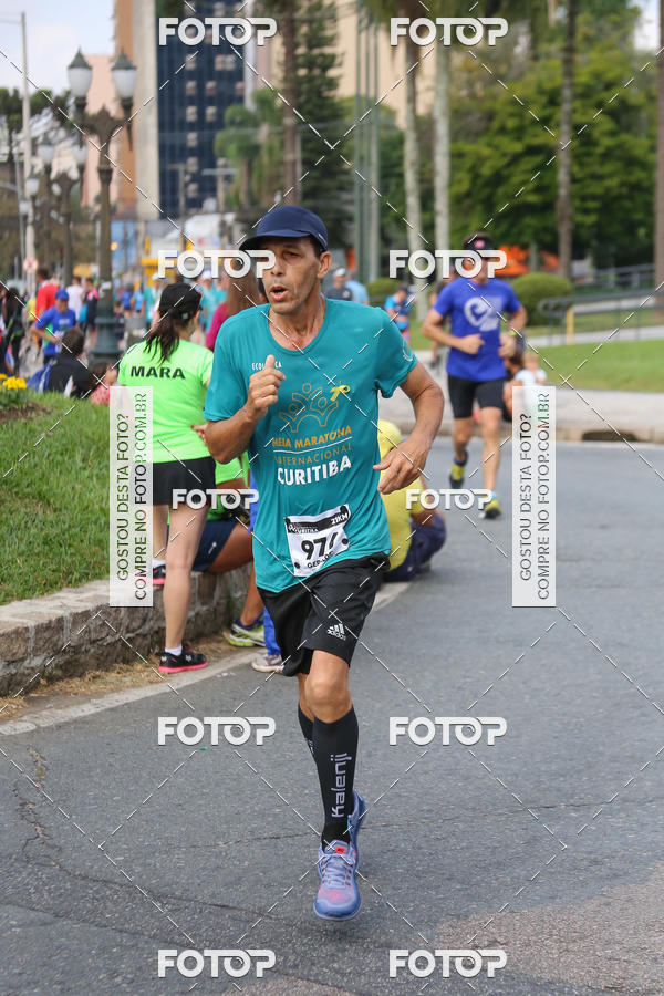 Buy your photos of the eventMeia Maratona Internacional de Curitiba 2018 on Fotop