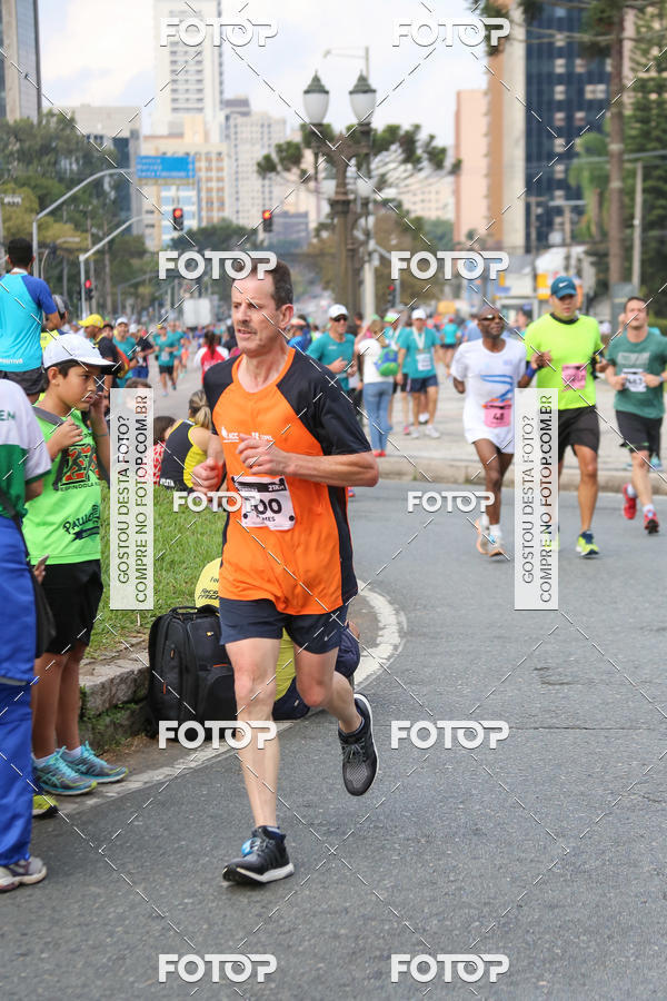 Buy your photos of the eventMeia Maratona Internacional de Curitiba 2018 on Fotop