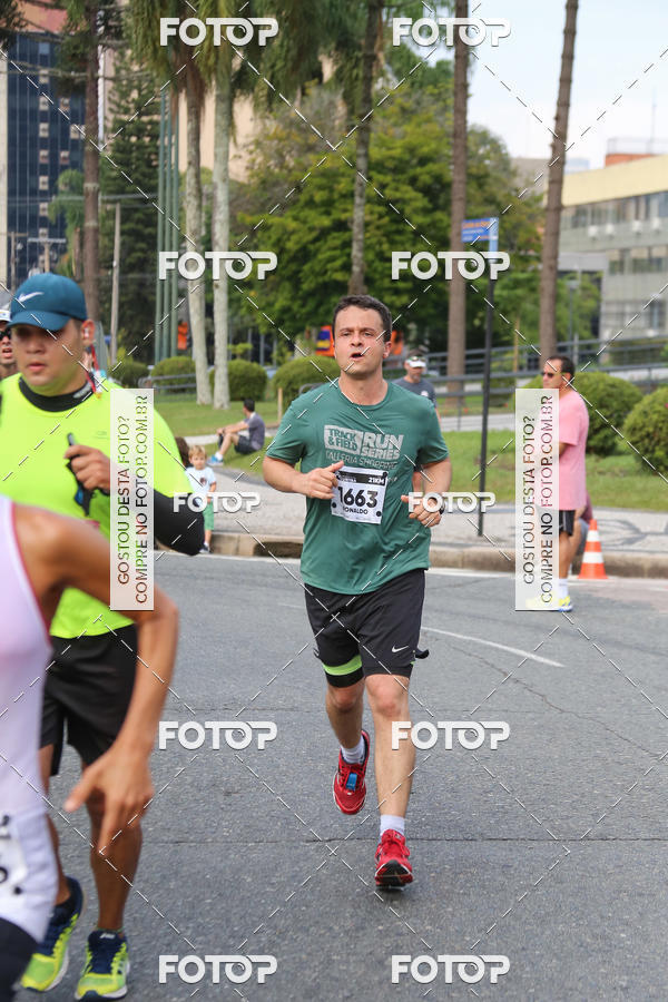 Buy your photos of the eventMeia Maratona Internacional de Curitiba 2018 on Fotop