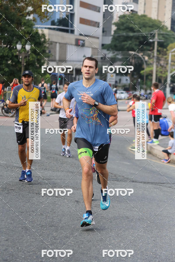 Buy your photos of the eventMeia Maratona Internacional de Curitiba 2018 on Fotop