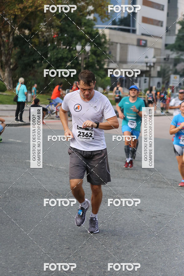 Buy your photos of the eventMeia Maratona Internacional de Curitiba 2018 on Fotop