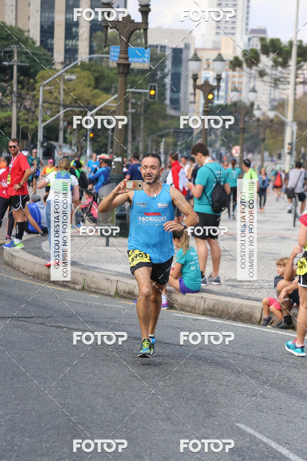 Buy your photos of the eventMeia Maratona Internacional de Curitiba 2018 on Fotop