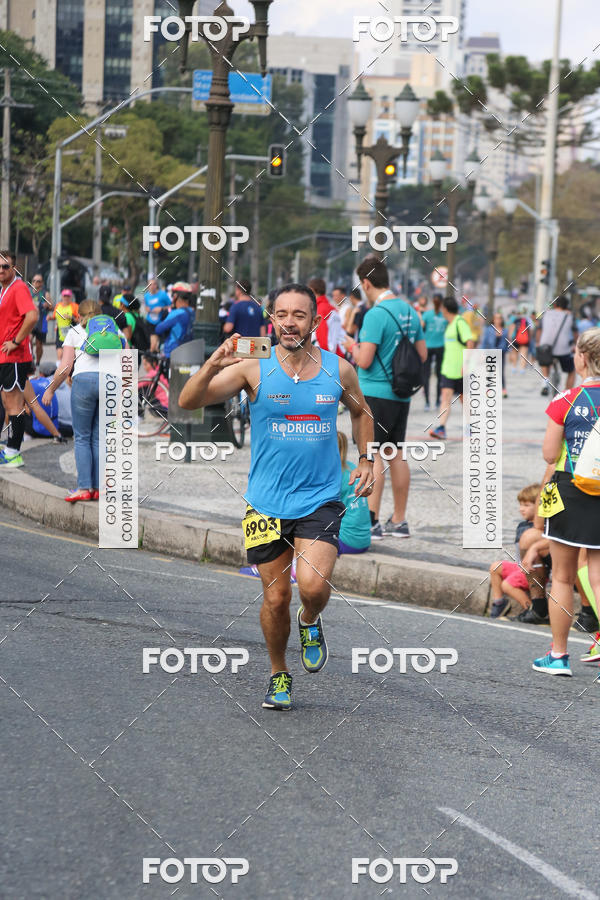 Buy your photos of the eventMeia Maratona Internacional de Curitiba 2018 on Fotop