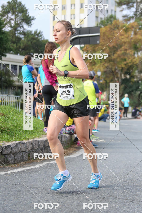 Buy your photos of the eventMeia Maratona Internacional de Curitiba 2018 on Fotop