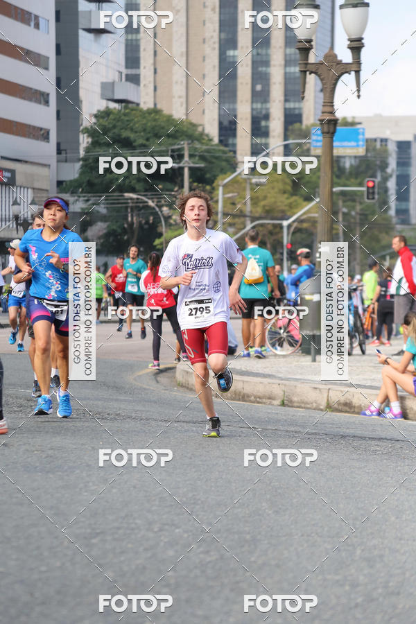Buy your photos of the eventMeia Maratona Internacional de Curitiba 2018 on Fotop