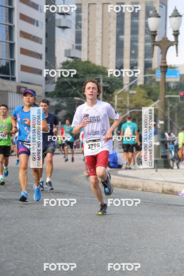 Buy your photos of the eventMeia Maratona Internacional de Curitiba 2018 on Fotop