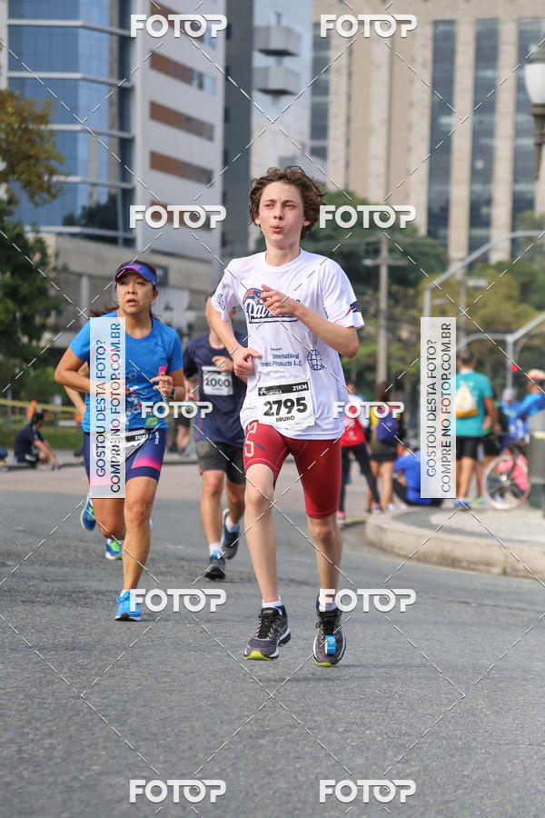 Buy your photos of the eventMeia Maratona Internacional de Curitiba 2018 on Fotop