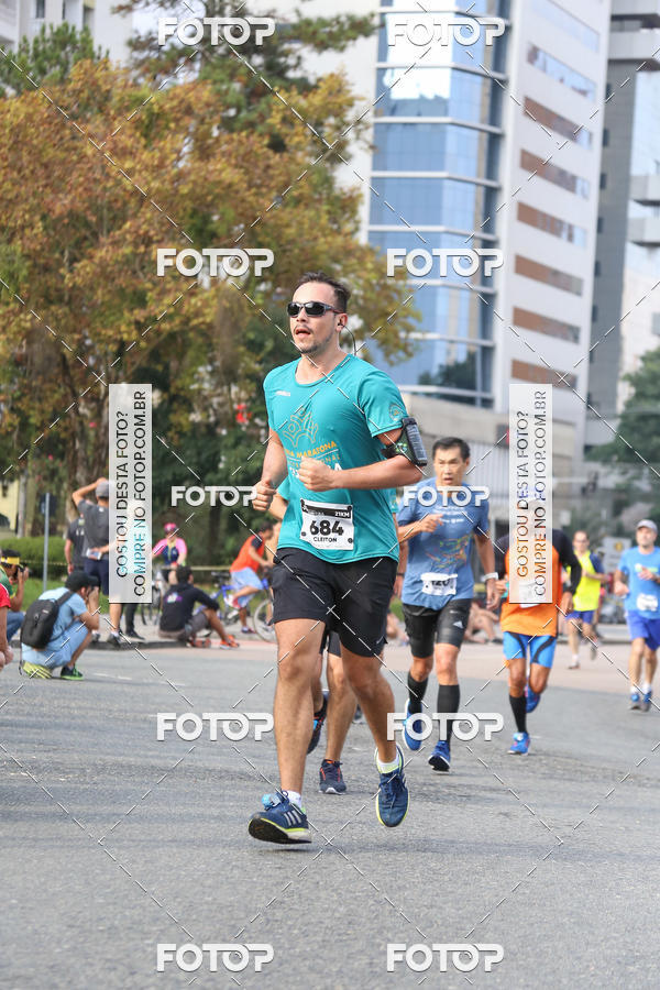 Buy your photos of the eventMeia Maratona Internacional de Curitiba 2018 on Fotop