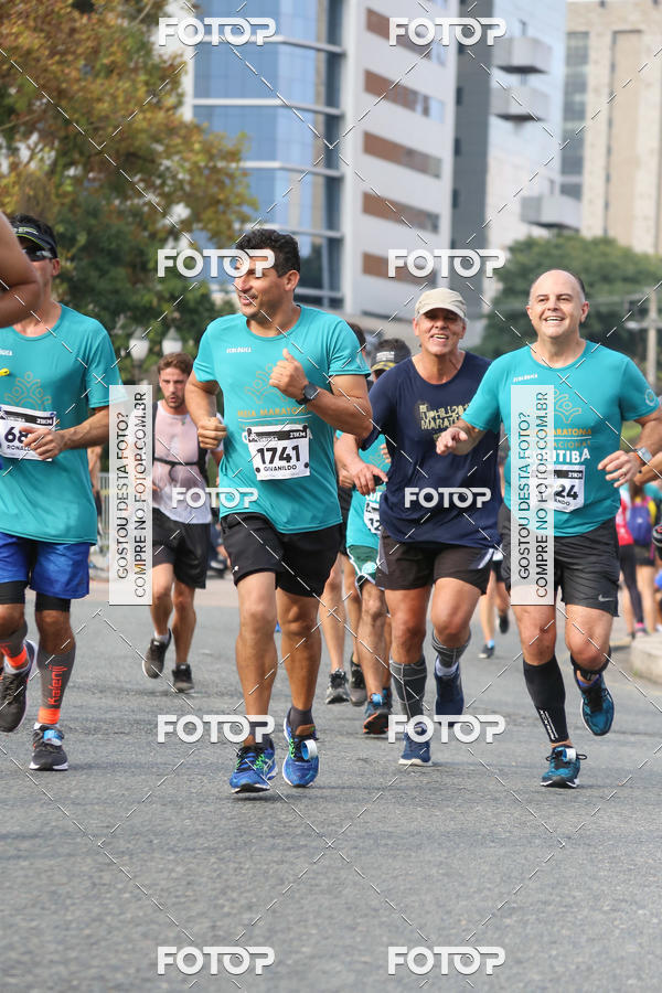 Buy your photos of the eventMeia Maratona Internacional de Curitiba 2018 on Fotop