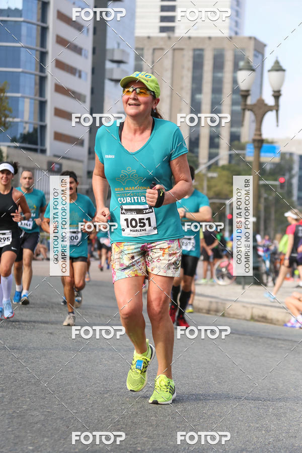 Buy your photos of the eventMeia Maratona Internacional de Curitiba 2018 on Fotop