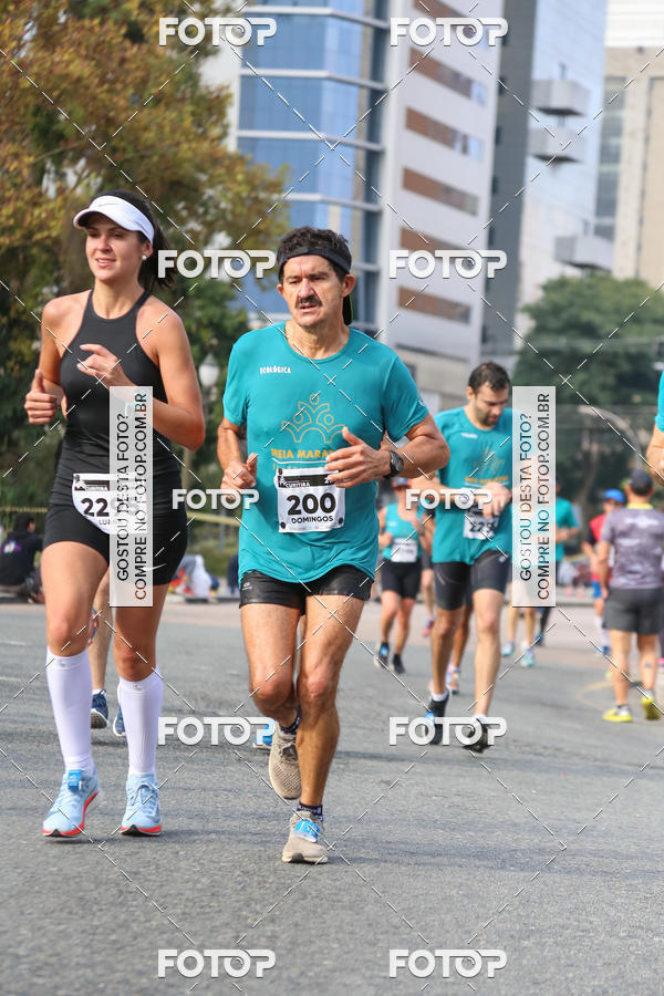 Buy your photos of the eventMeia Maratona Internacional de Curitiba 2018 on Fotop