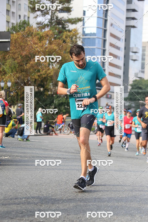 Buy your photos of the eventMeia Maratona Internacional de Curitiba 2018 on Fotop