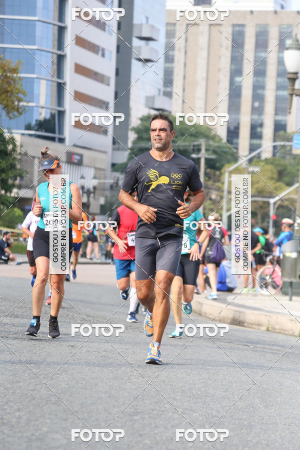 Buy your photos of the eventMeia Maratona Internacional de Curitiba 2018 on Fotop