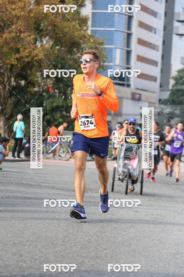 Buy your photos of the eventMeia Maratona Internacional de Curitiba 2018 on Fotop