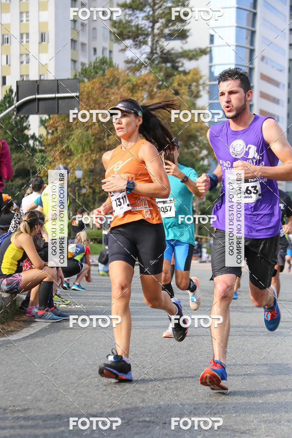 Buy your photos of the eventMeia Maratona Internacional de Curitiba 2018 on Fotop