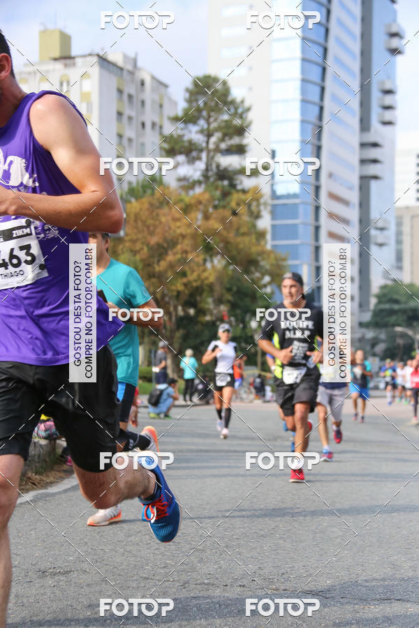 Buy your photos of the eventMeia Maratona Internacional de Curitiba 2018 on Fotop