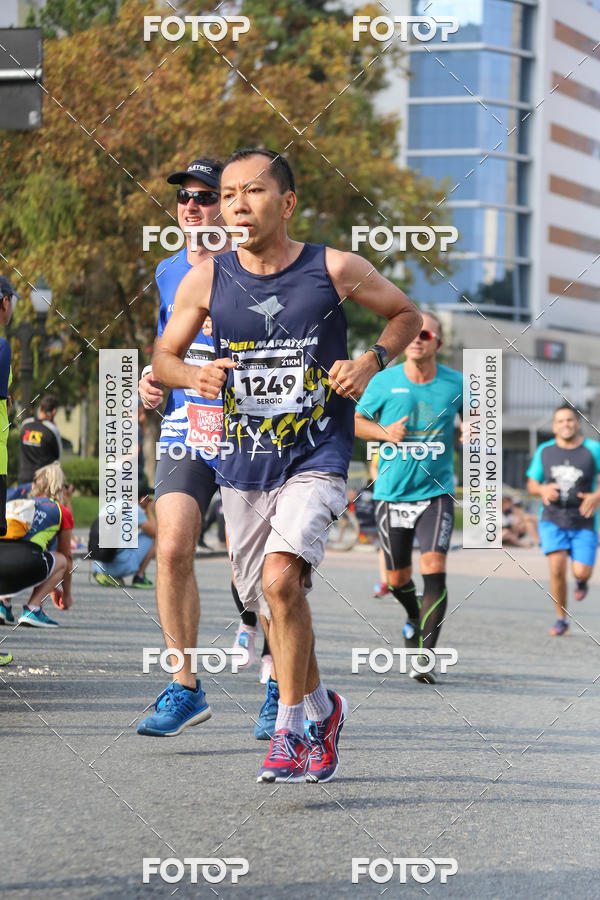 Buy your photos of the eventMeia Maratona Internacional de Curitiba 2018 on Fotop