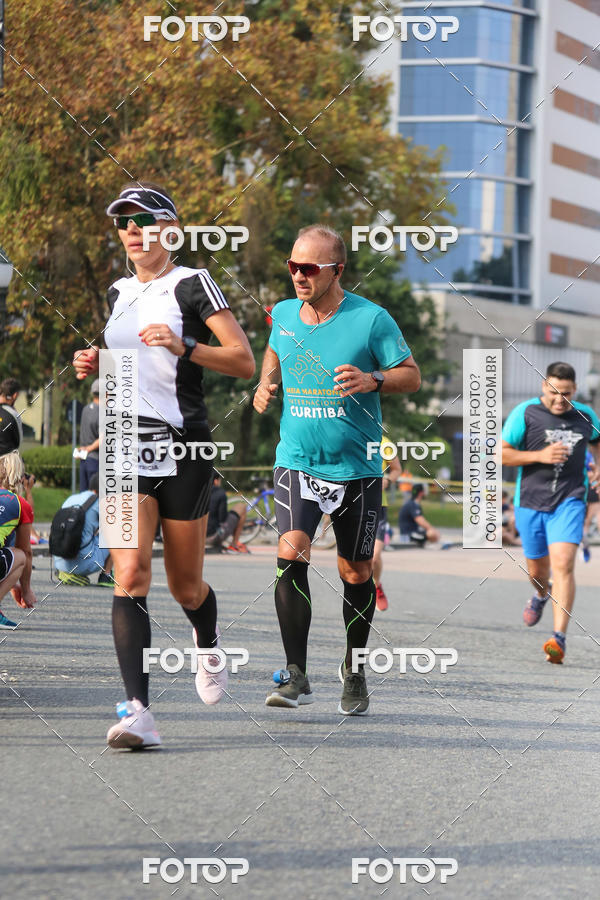 Buy your photos of the eventMeia Maratona Internacional de Curitiba 2018 on Fotop