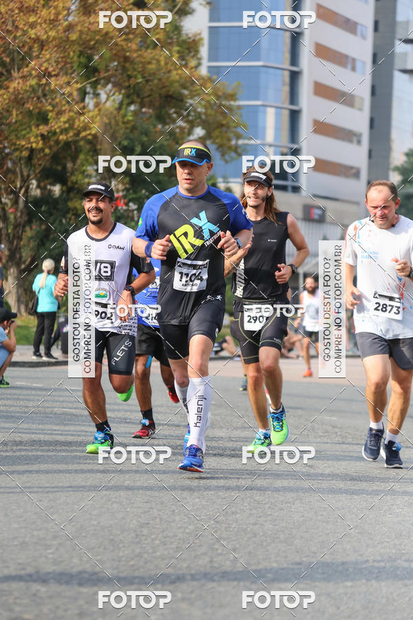 Buy your photos of the eventMeia Maratona Internacional de Curitiba 2018 on Fotop