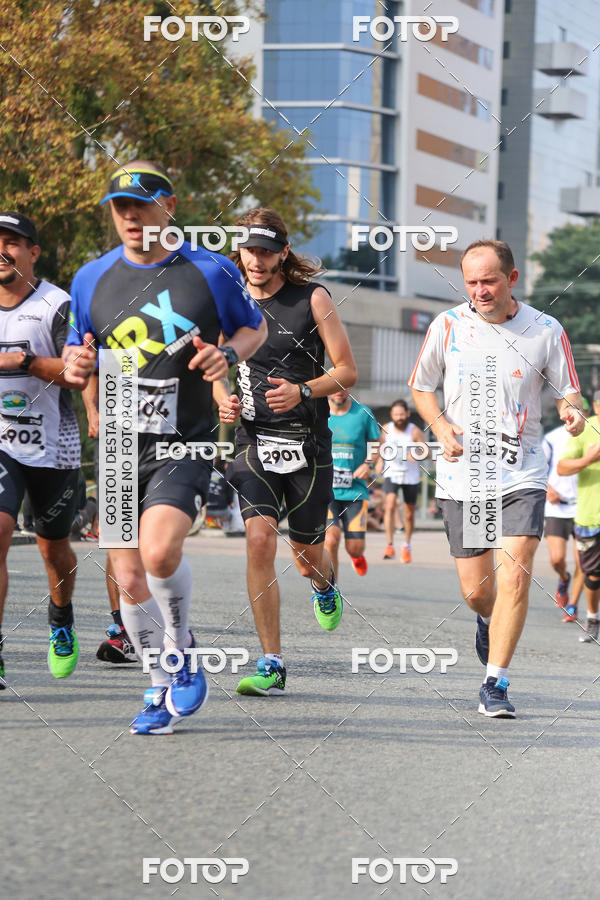 Buy your photos of the eventMeia Maratona Internacional de Curitiba 2018 on Fotop