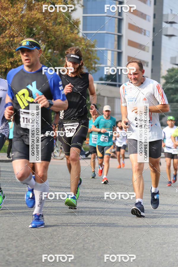 Buy your photos of the eventMeia Maratona Internacional de Curitiba 2018 on Fotop